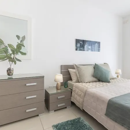 Spacious Penthouse W Side Sea View