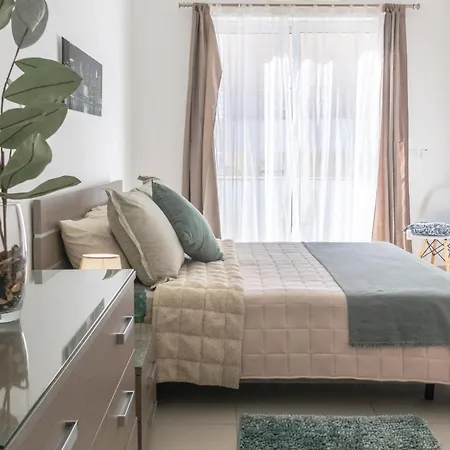 Spacious Penthouse W Side Sea View * San Pawl il-Baħar