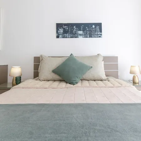 Spacious Penthouse W Side Sea View Apartment St. Paul's Bay