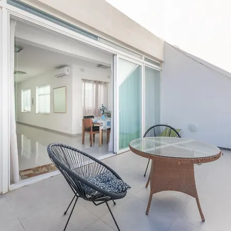 Spacious Penthouse W Side Sea View