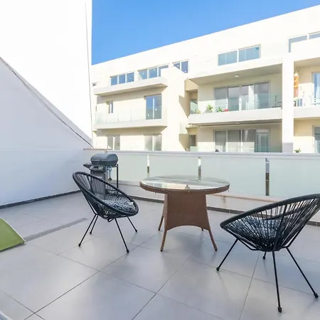 Spacious Penthouse W Side Sea View Apartment St. Paul's Bay