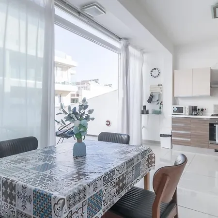 Spacious Penthouse W Side Sea View * St. Paul's Bay