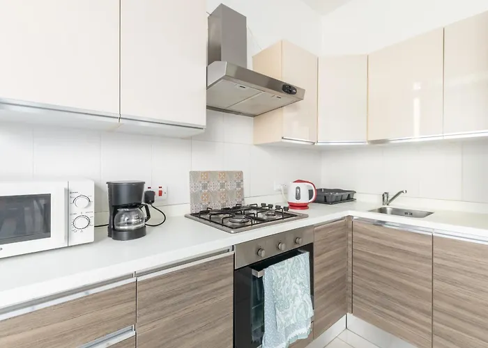 Apartment Spacious Penthouse W Side Sea View