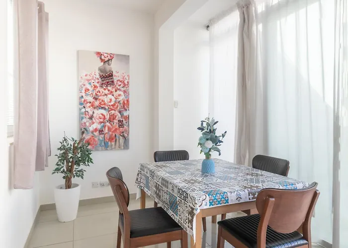 Spacious Penthouse W Side Sea View Apartment