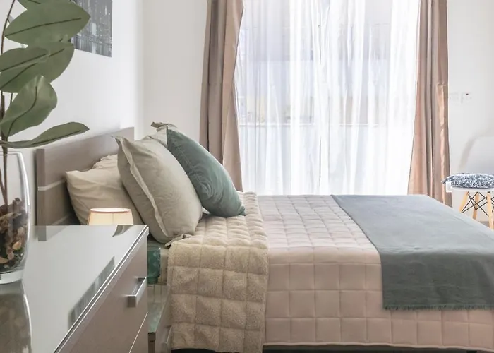 Spacious Penthouse W Side Sea View * St. Paul's Bay