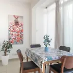 Spacious Penthouse W Side Sea View Apartament