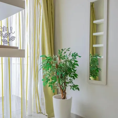 Spacious Penthouse W Side Sea View شقة