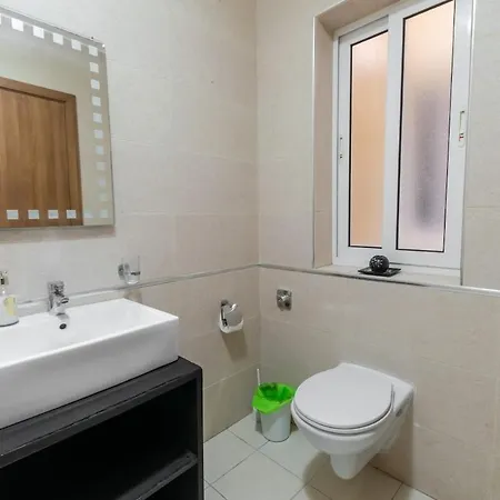 Spacious Penthouse W Side Sea View شقة خليج سانت بول