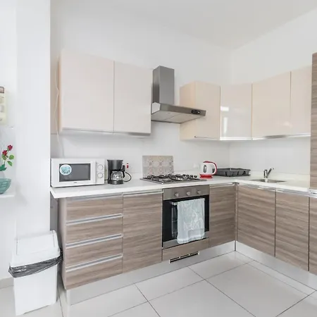 شقة Spacious Penthouse W Side Sea View *