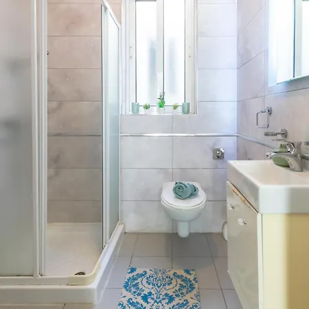 Spacious Penthouse W Side Sea View شقة خليج سانت بول